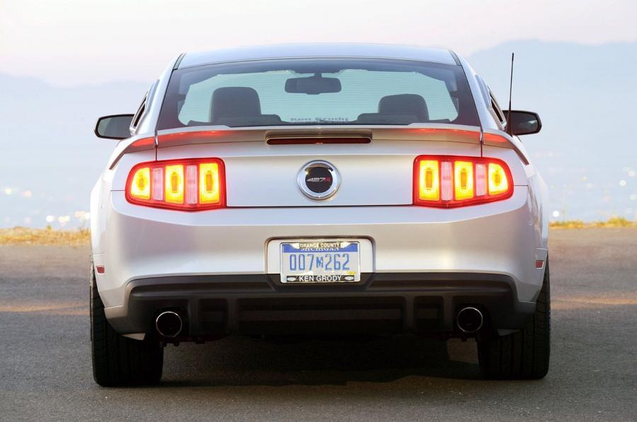  Ford Mustang 427R by Roush 2010 года  (фото 35 из 66)